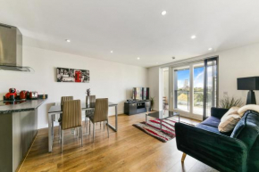 Stunning 2 bed 2 Bath Apartment in Canary wharf